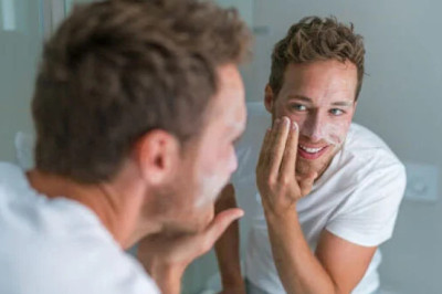 Top 17 sữa rửa mặt trị mụn đầu đen cho nam tốt nhất hiện nay